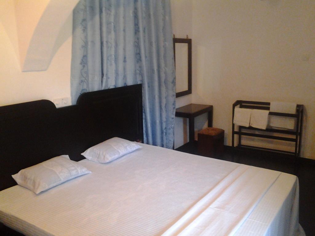Sunray Villa And Resort Унаватуна Стая снимка